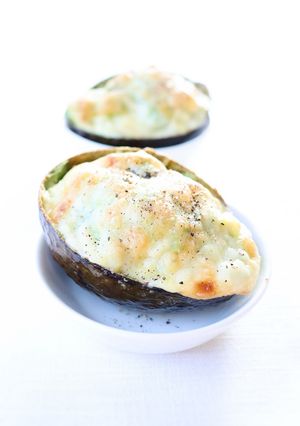 簡単に【アボカドのマヨチーズ焼き】-レシピのメイン写真