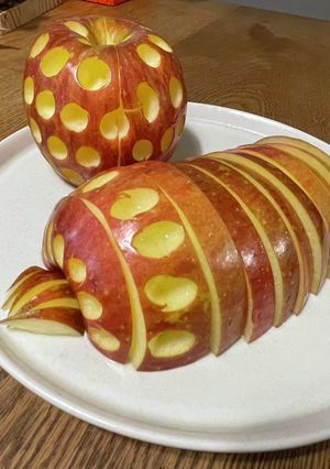 りんご飾り切り（王蟲リンゴ）-レシピのメイン写真