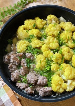 ゆず風味肉団子とカリフラワーのスープ鍋-レシピのメイン写真