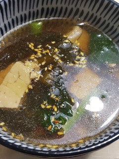 簡単!刺し身とワカメのお吸い物-レシピのメイン写真