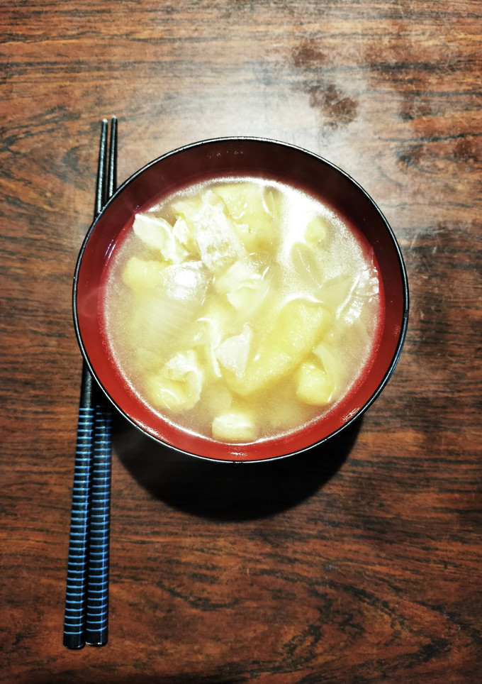 揚げと玉ねぎとキャベツのお味噌汁-レシピのメイン写真