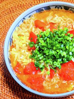 酸辣湯風辛ラーメン-レシピのメイン写真