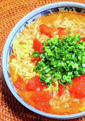 酸辣湯風辛ラーメン-レシピのメイン写真