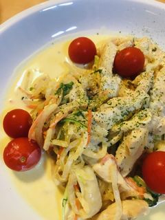 市販サラダと鶏肉の生クリームソース炒め-レシピのメイン写真