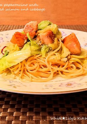 ゴロゴロ鮭と春キャベツのペペロンチーノ-レシピのメイン写真