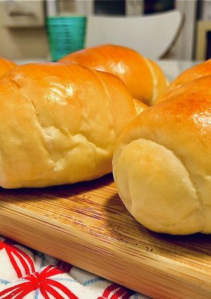 生クリーム入れちゃったロールパン-レシピのメイン写真
