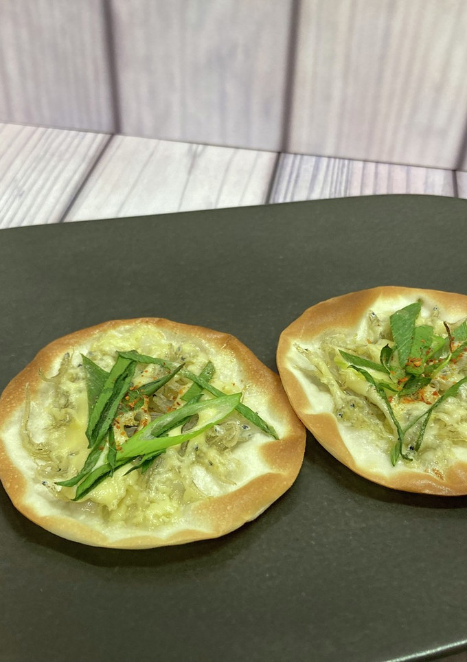 餃子の皮で♪ねぎとちりめんかるしおピザ-レシピのメイン写真