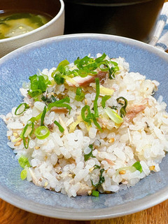 味付けは塩出汁のみ!さば缶で混ぜご飯-レシピのメイン写真