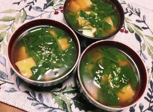 パパっと！絹厚揚げサラダほうれん草味噌汁-レシピのメイン写真