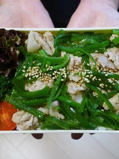 電子レンジで簡単★ピーマンと豚肉の丼弁当-レシピのメイン写真