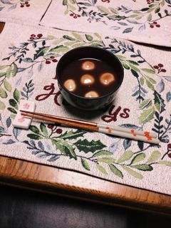 ヘルシーにも!温かい!豆腐白玉のおしるこ-レシピのメイン写真
