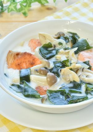 わかめとサーモンのクリーム煮-レシピのメイン写真