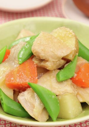 フライパンで簡単♪鶏むね肉の塩麹肉じゃが-レシピのメイン写真