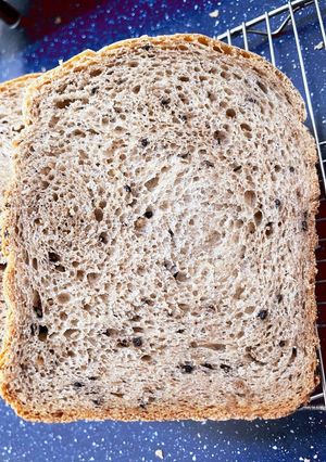 ふっくら簡単　米粉全粒粉のパン　HBで-レシピのメイン写真