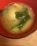 今朝の味噌汁/刺身のツマと里芋