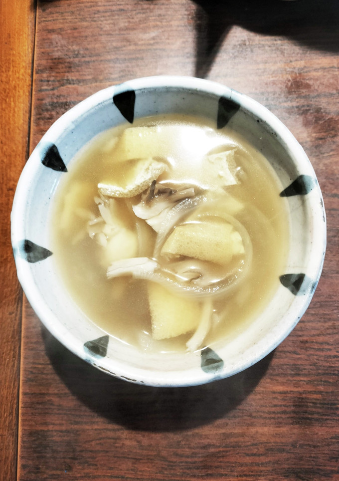 揚げと舞茸と玉ねぎのお味噌汁-レシピのメイン写真
