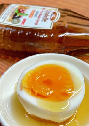 ゆで卵にメープルシロップ-レシピのメイン写真