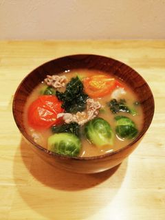 トマトとケールの具だくさん味噌汁-レシピのメイン写真
