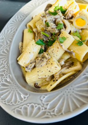 旬のきのことパルミジャーノとトリュフのクリームのパスタ-レシピのメイン写真