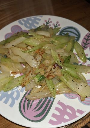 シャキシャキで激ウマセロリにんにく炒め-レシピのメイン写真