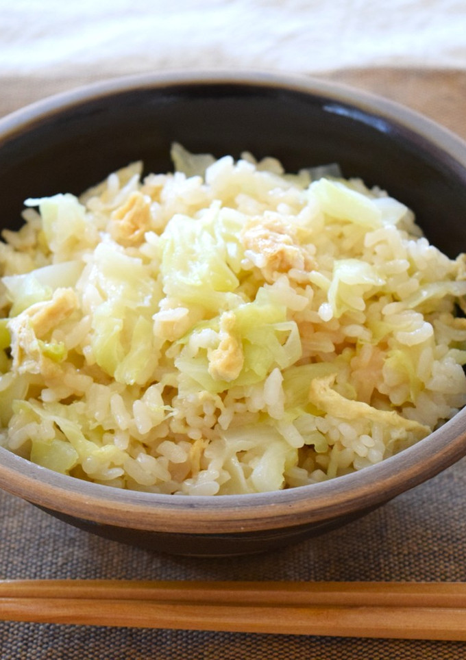 ｷｬﾍﾞﾂと薄揚げの炊込みご飯-レシピのメイン写真
