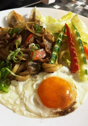 我が家の焼きうどんです☆ワンパン-レシピのメイン写真