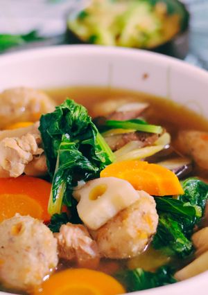 節約&SDG♪野菜の皮入り団子の具沢山汁-レシピのメイン写真