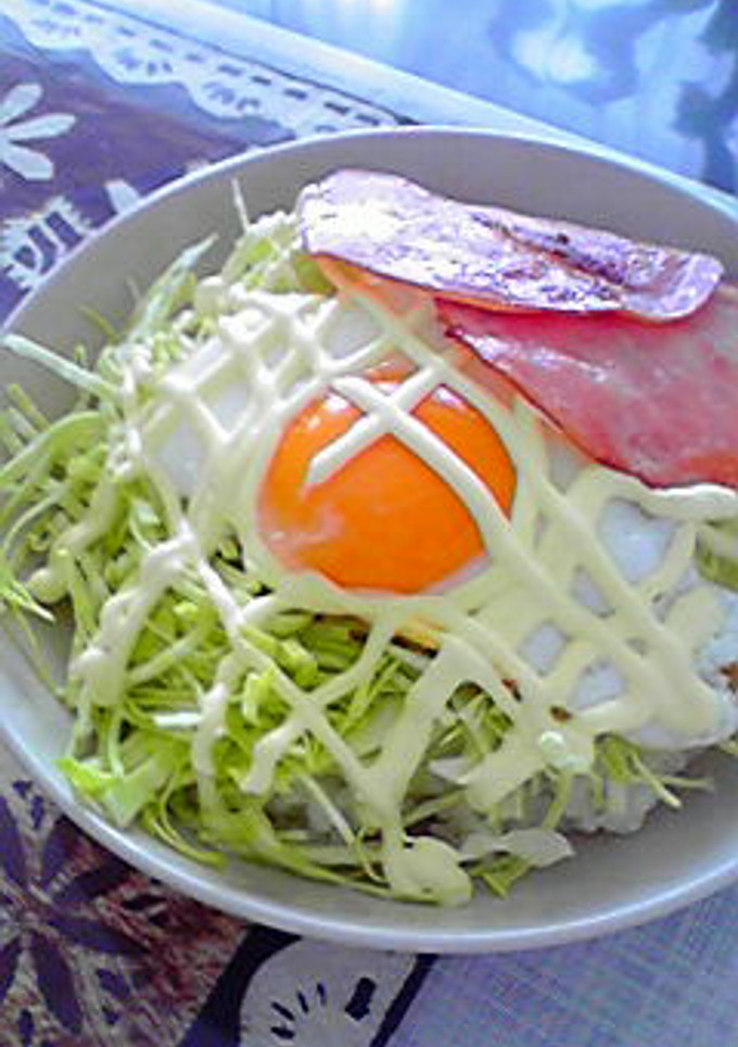 簡単ﾗﾝﾁ 半熟卵のｷｬﾍﾞﾂ丼-レシピのメイン写真
