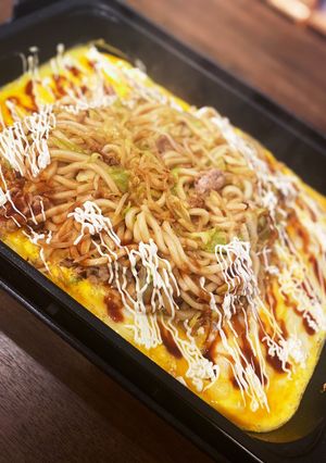 ホットプレートで広島風お好みうどん-レシピのメイン写真