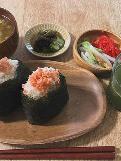 玄米入りおにぎり しゃけ 梅干し-レシピのメイン写真