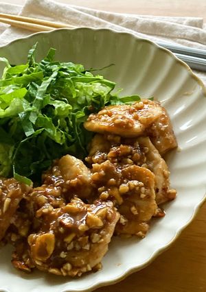 食感が楽しい♪鶏胸肉の甘辛バターナッツ-レシピのメイン写真