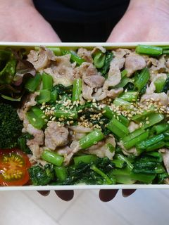 小松菜と豚肉のしょうが焼き丼弁当-レシピのメイン写真
