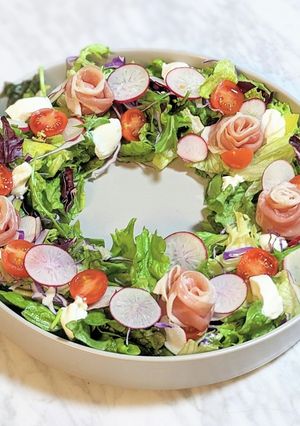 生ハムとトマトのリースサラダ-レシピのメイン写真