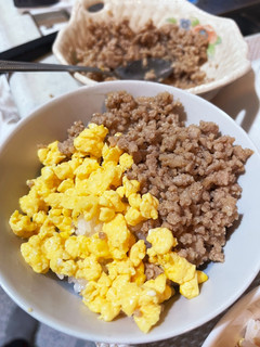 豚ひき肉で♡簡単そぼろご飯♡(二色丼)-レシピのメイン写真