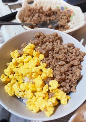 豚ひき肉で♡簡単そぼろご飯♡（二色丼）-レシピのメイン写真