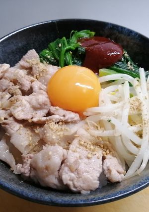 ユッケ風ぶた丼-レシピのメイン写真
