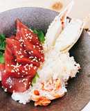 漬けまぐろとずわい蟹の紅白丼