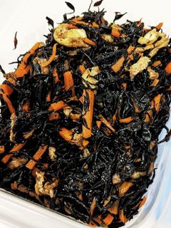 作り置きに♪切って煮るだけ☆簡単ひじき煮-レシピのメイン写真
