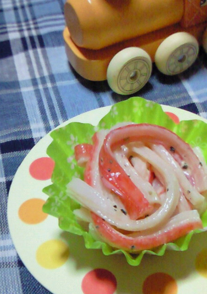 お弁当にかにかまのマヨ胡椒和え-レシピのメイン写真