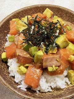 サーモンとアボカドのどんぶり-レシピのメイン写真