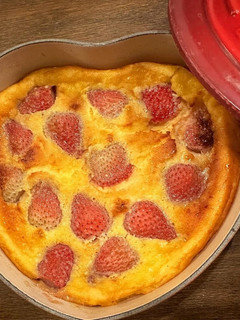 フレッシュ苺と生クリームのクラフティ-レシピのメイン写真
