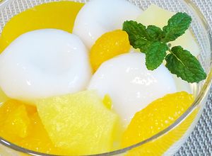 材料3つ！もち粉で作るフルーツ白玉-レシピのメイン写真