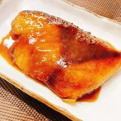 รูปของ ご飯が進む！皮まで美味しいブリの照り焼き