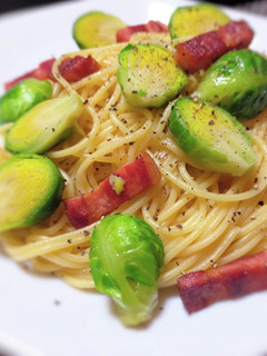 芽キャベツとカリカリベーコンのパスタ-レシピのメイン写真