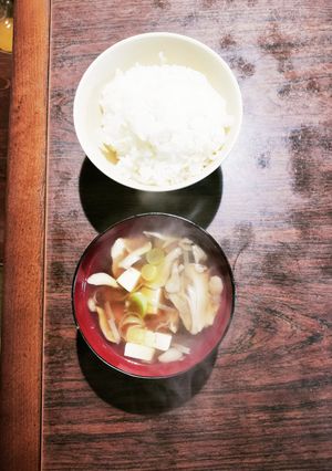 木綿豆腐と舞茸の減塩味噌汁-レシピのメイン写真