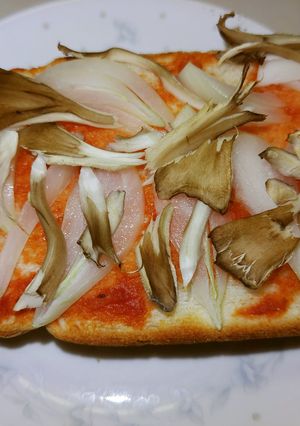 玉ねぎと舞茸ピザトースト-レシピのメイン写真
