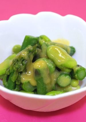 そら豆とアスパラガスのからし酢みそ和え-レシピのメイン写真