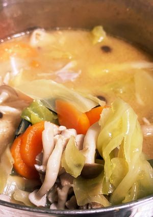 具材たっぷり☆鶏肉と野菜のお味噌汁-レシピのメイン写真