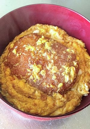 余ったコロッケ でコロッケ卵とじ丼ぶり-レシピのメイン写真