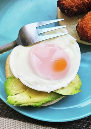 カニクリームコロッケアボカド玉子バーガー-レシピのメイン写真